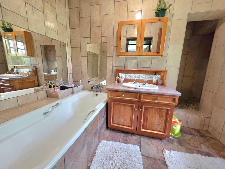 5 Bedroom Property for Sale in Panorama Free State